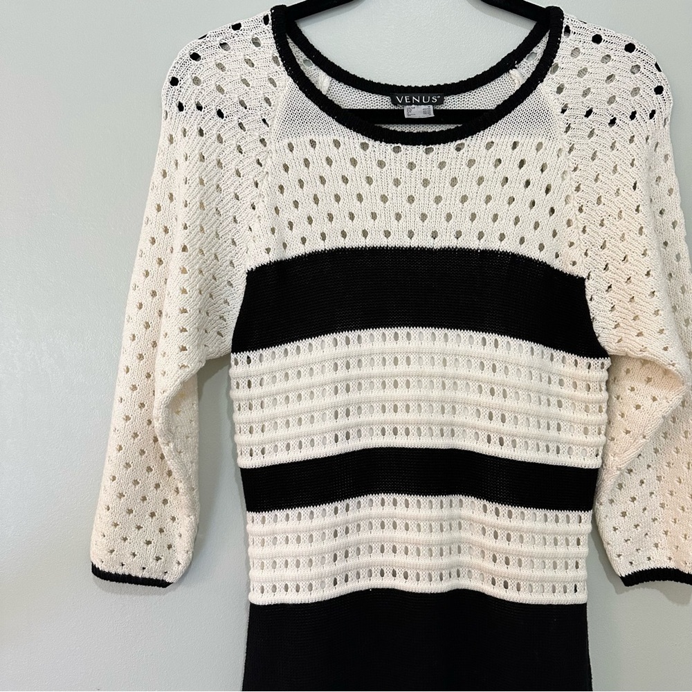 VENUS Black and White Sheath Dress 3/4 Sleeve Crew Neck Size Medium Knit - Picture 3 of 11